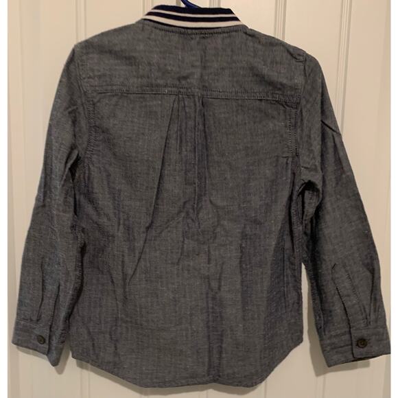 CAT & JACK LONG SLEEVE SHIRT BOYS, 5T GREY, NAVY STRIPED COLLAR, NWOT, 2 POCKETS - Picture 2 of 8